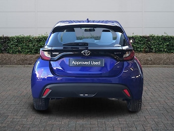 Used Toyota Yaris 2024 for sale - 77959305: Photo