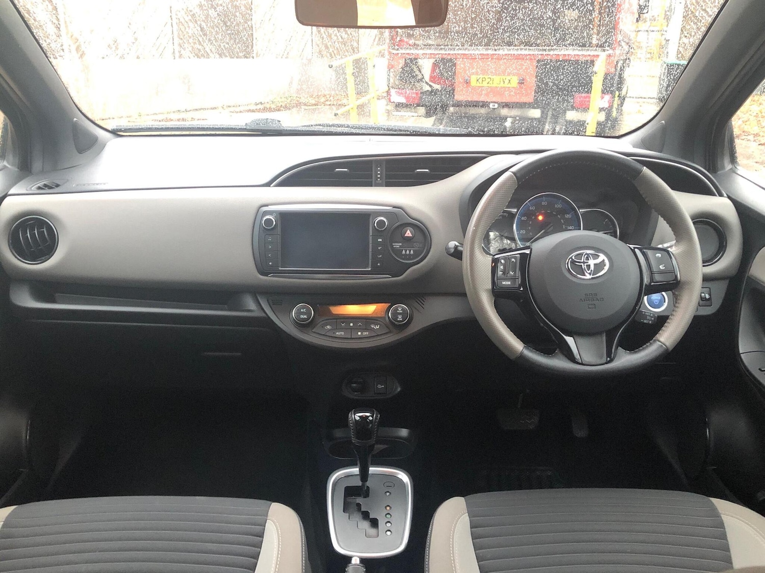 Used Toyota Yaris 2017 for sale - 76474460: Photo 10