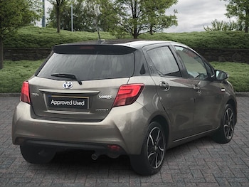 Used Toyota Yaris 2017 for sale - 76474460: Photo