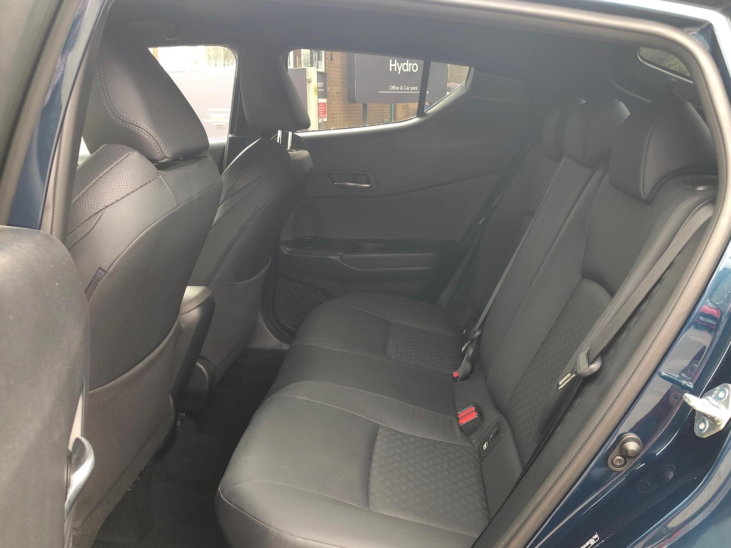 Used Toyota C-HR 2023 for sale - 76586506: Photo 11