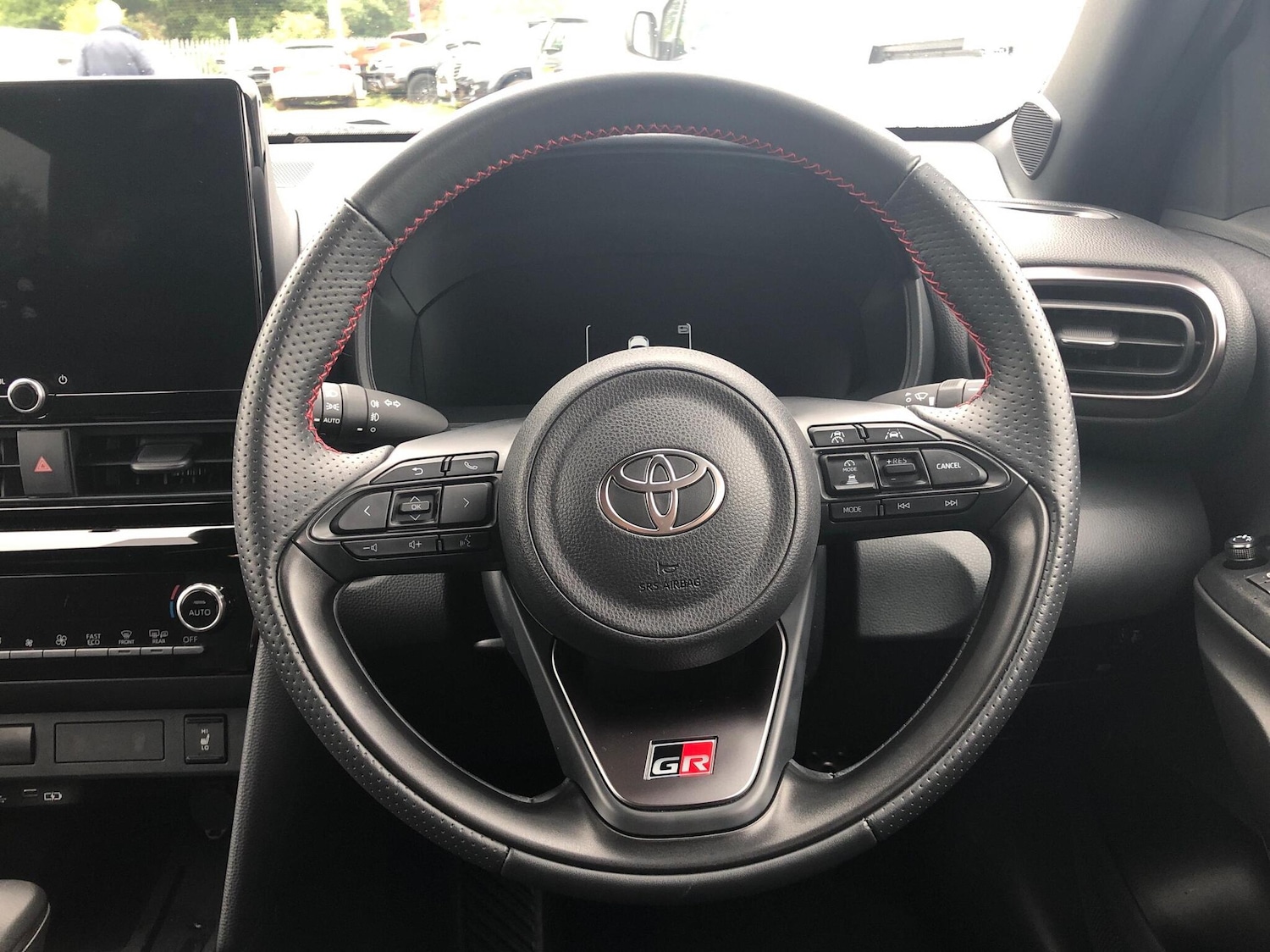 Used Toyota Yaris 2024 for sale - 75842352: Photo 11