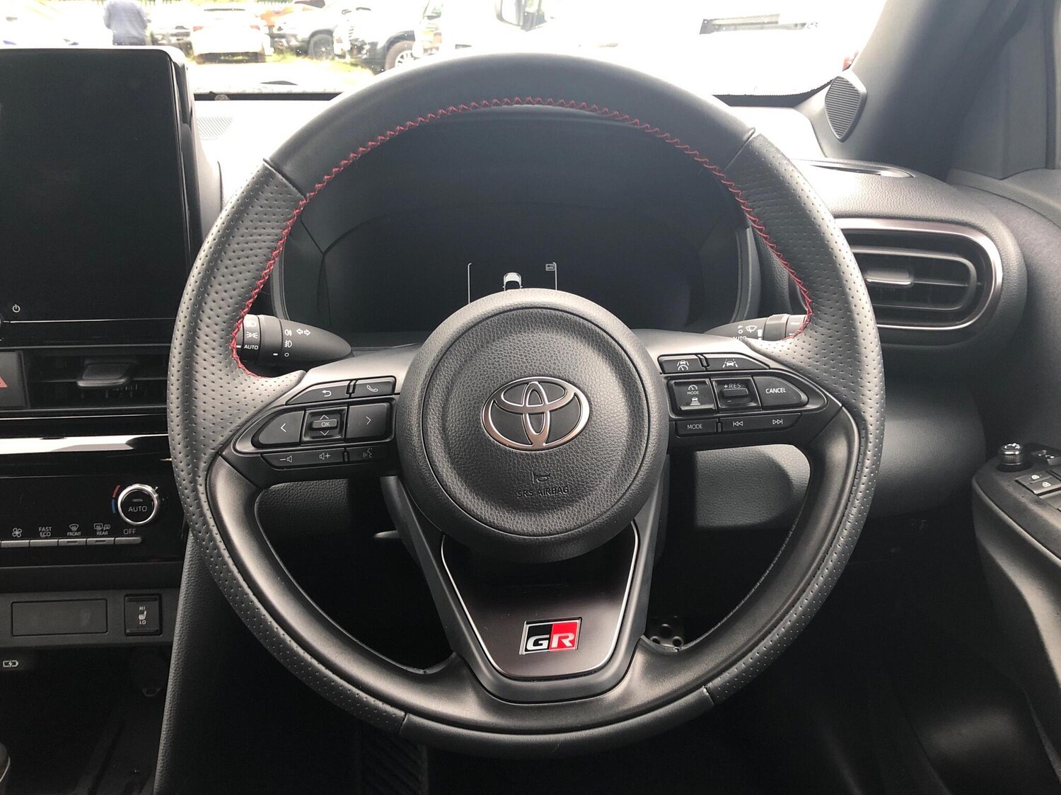 Used Toyota Yaris 2024 for sale - 75842352: Photo 12