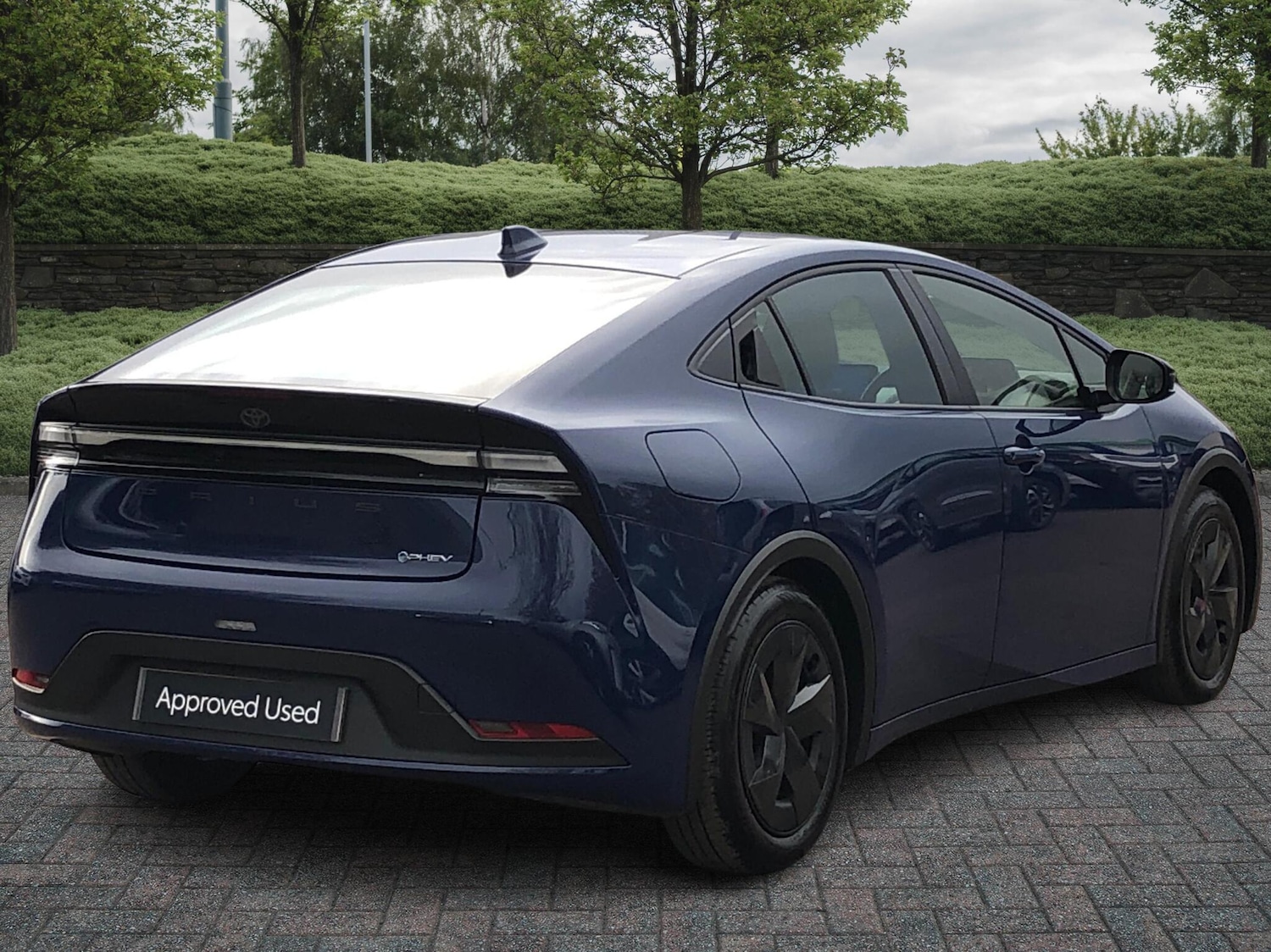 Used Toyota Prius 2025 for sale - 76474474: Photo 2