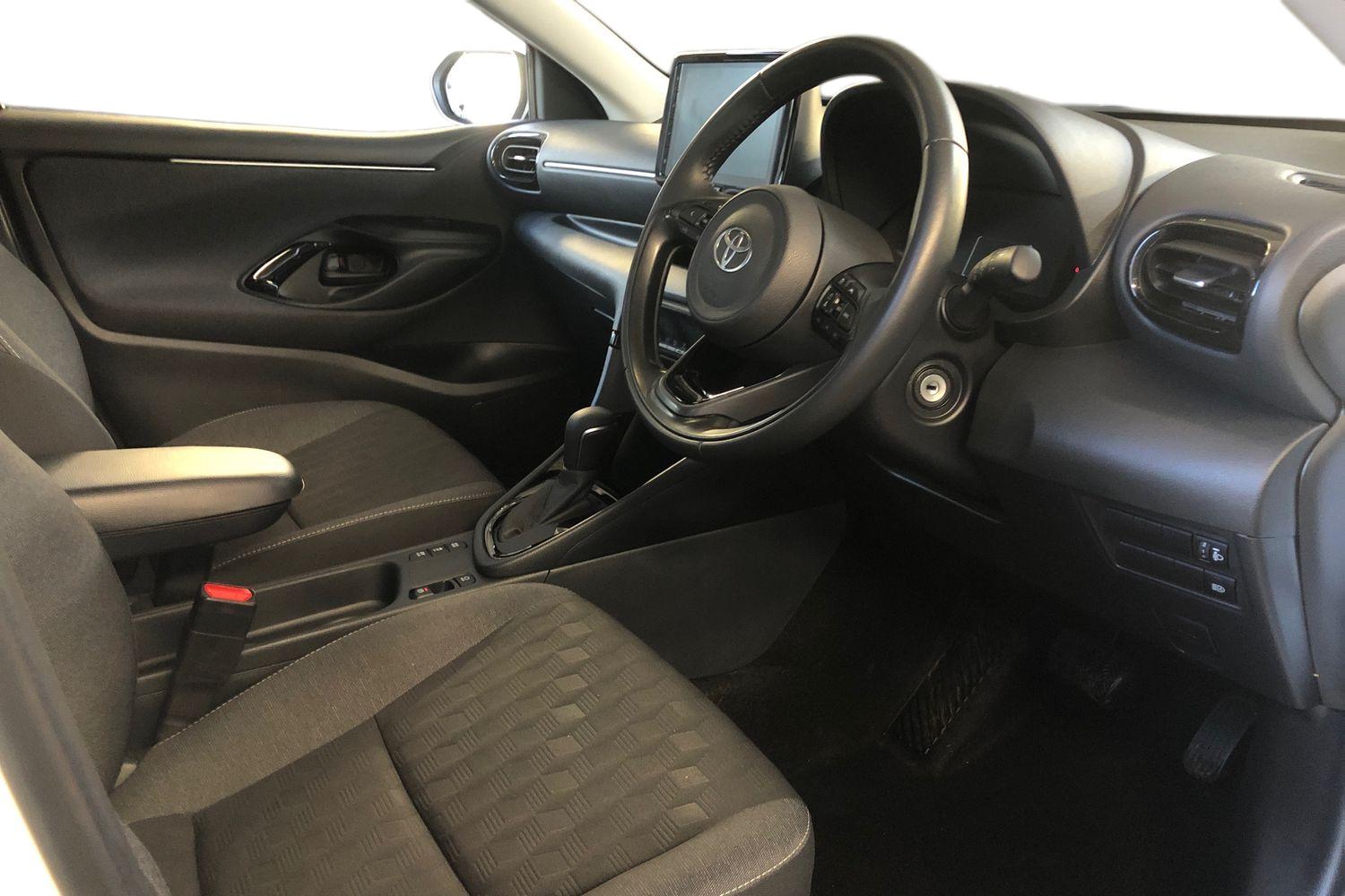 Used Toyota Yaris 2024 for sale - 77926857: Photo 12