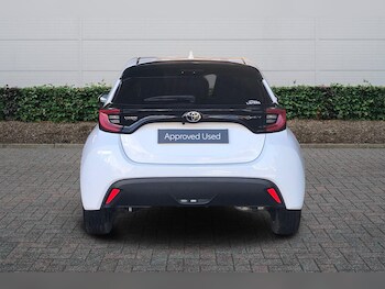 Used Toyota Yaris 2024 for sale - 77926857: Photo