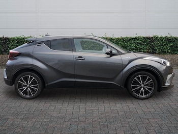 Used Toyota C-HR 2019 for sale - 77498091: Photo