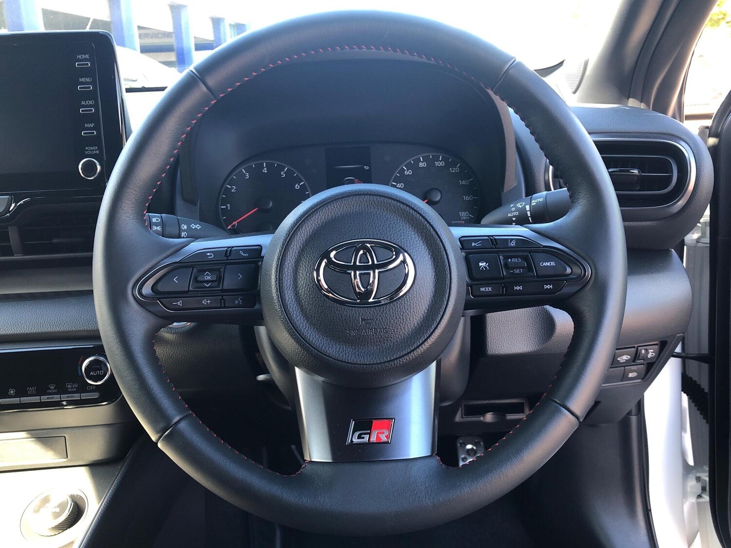 Used Toyota Yaris 2022 for sale - 76061641: Photo 8