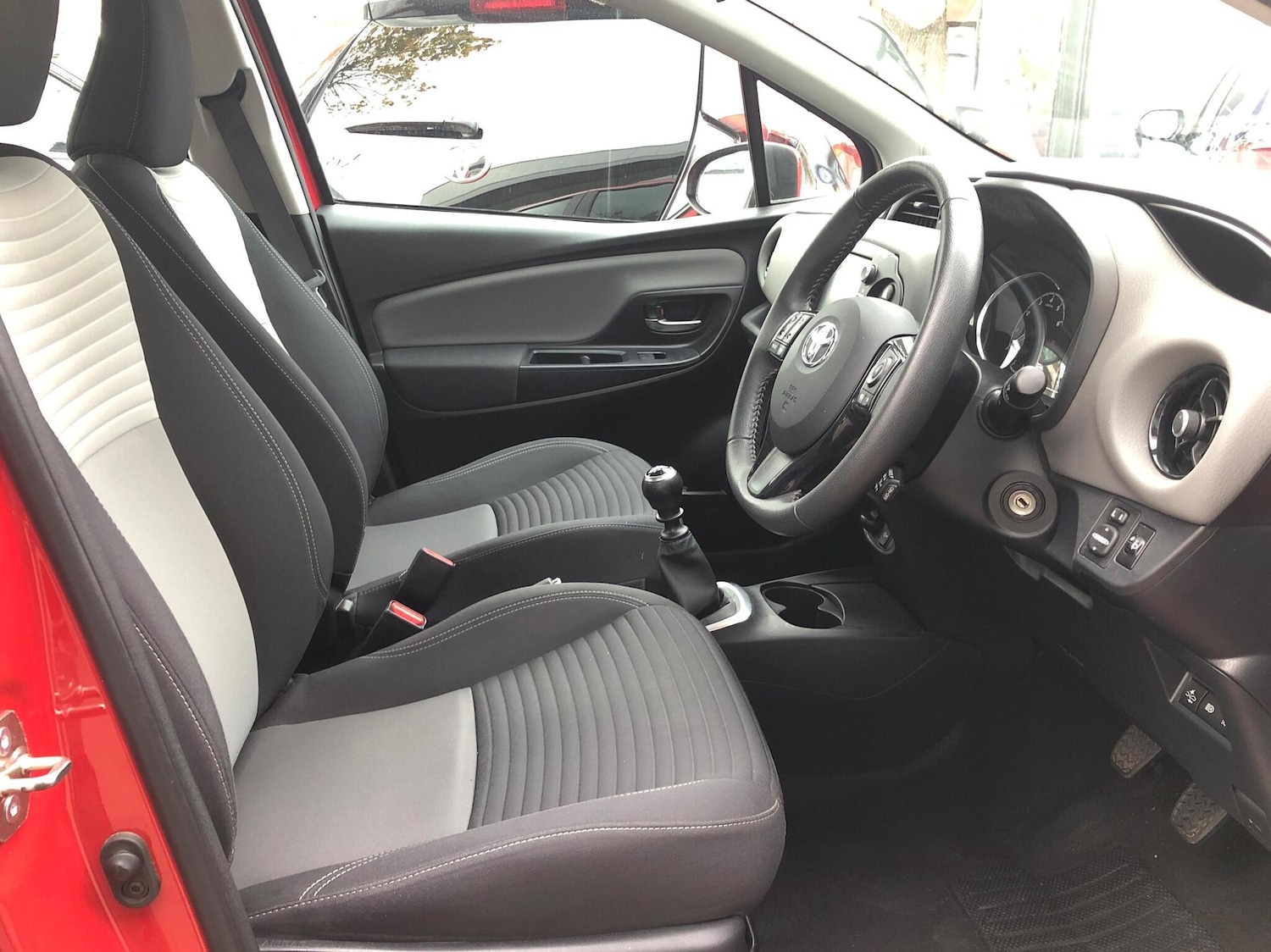 Used Toyota Yaris 2020 for sale - 77013379: Photo 15