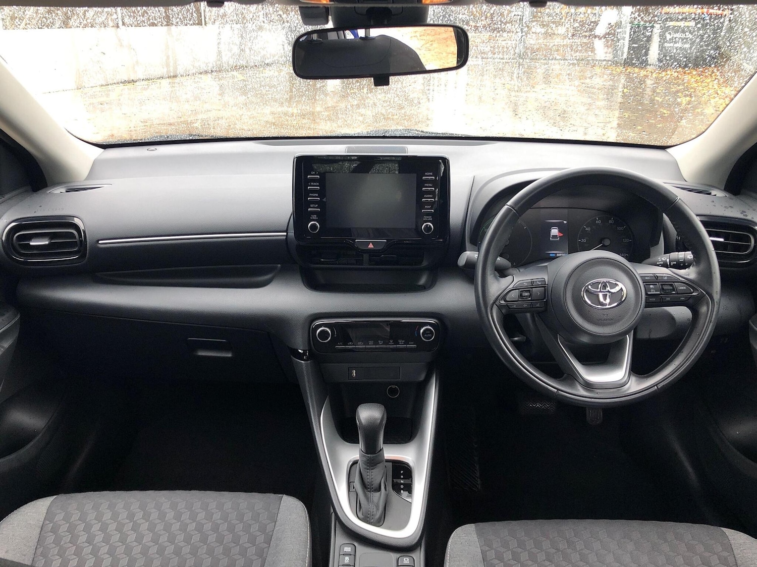 Used Toyota Yaris 2022 for sale - 76168404: Photo 7
