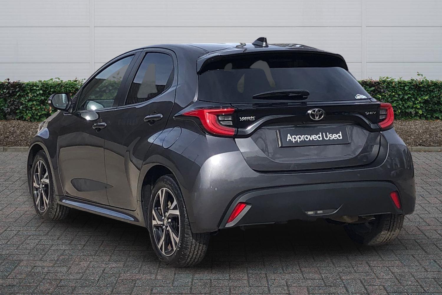 Used Toyota Yaris 2024 for sale - 77884848: Photo 2