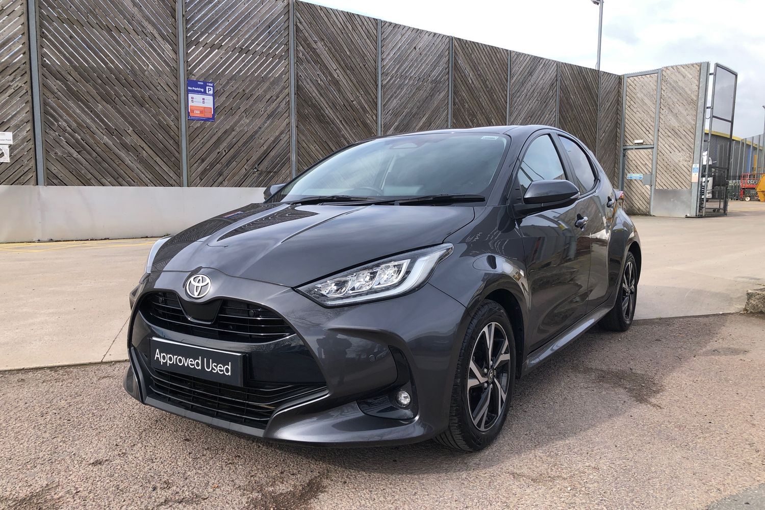 Used Toyota Yaris 2024 for sale - 77884848: Photo 21