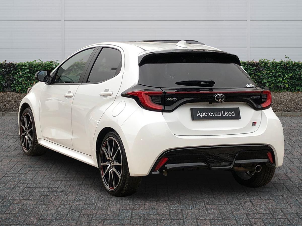 Used Toyota Yaris 2023 for sale - 77627105: Photo 2