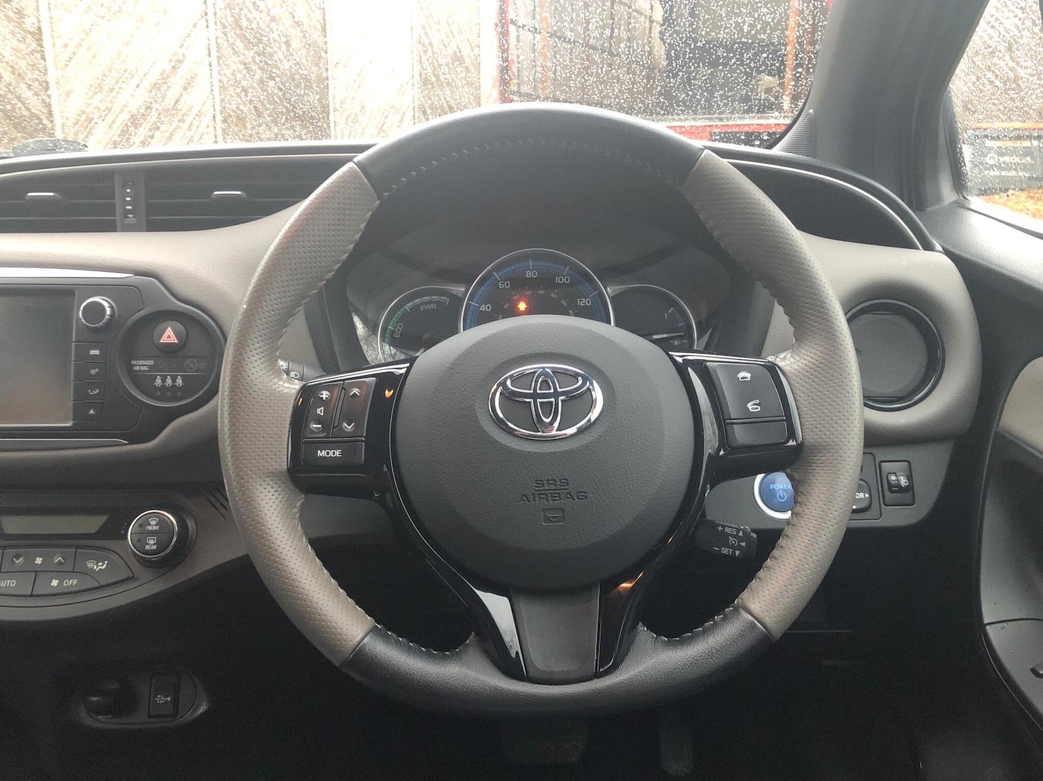 Used Toyota Yaris 2017 for sale - 76551803: Photo 12