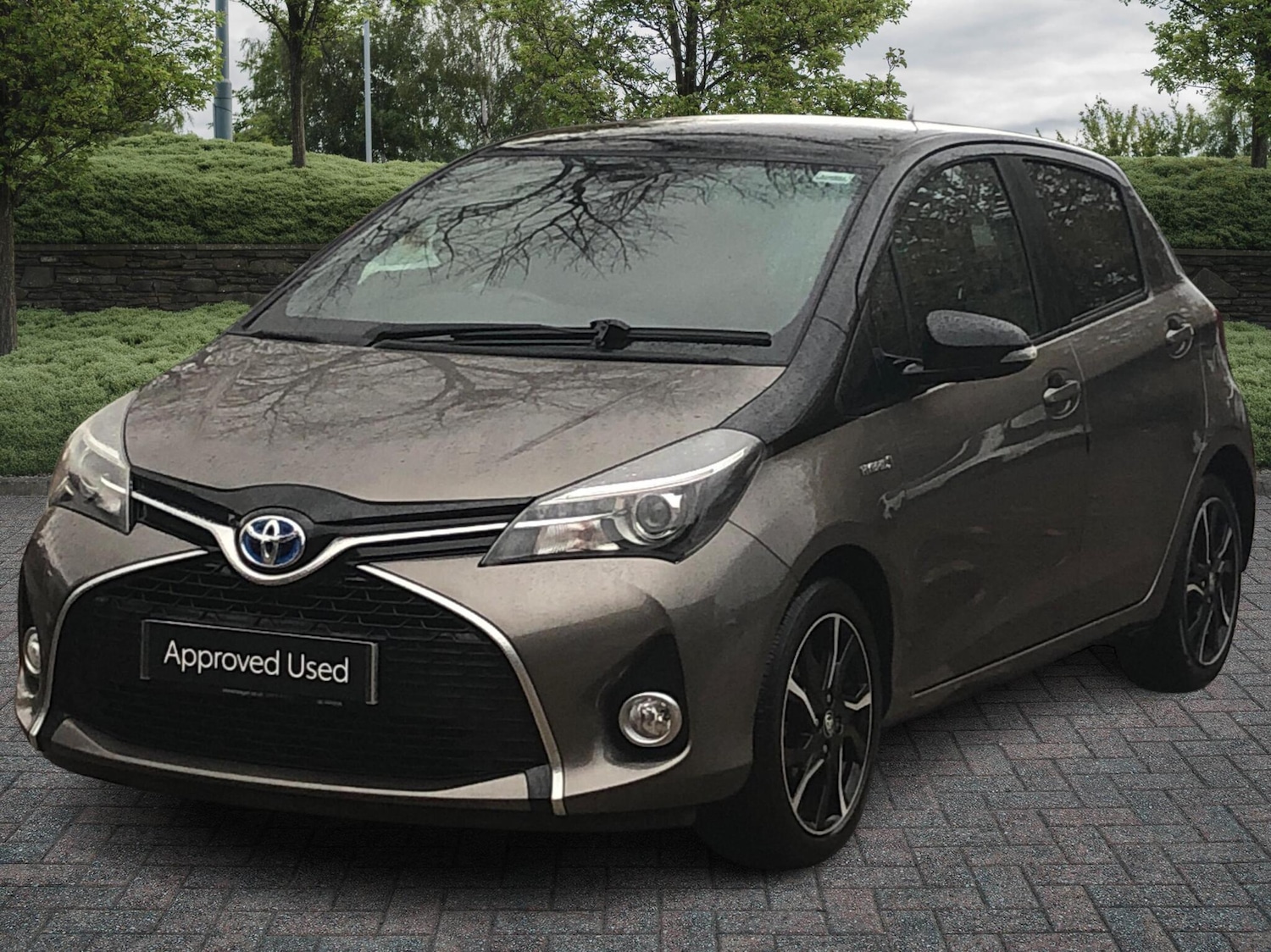 Used Toyota Yaris 2017 for sale - 76551803: Photo 2