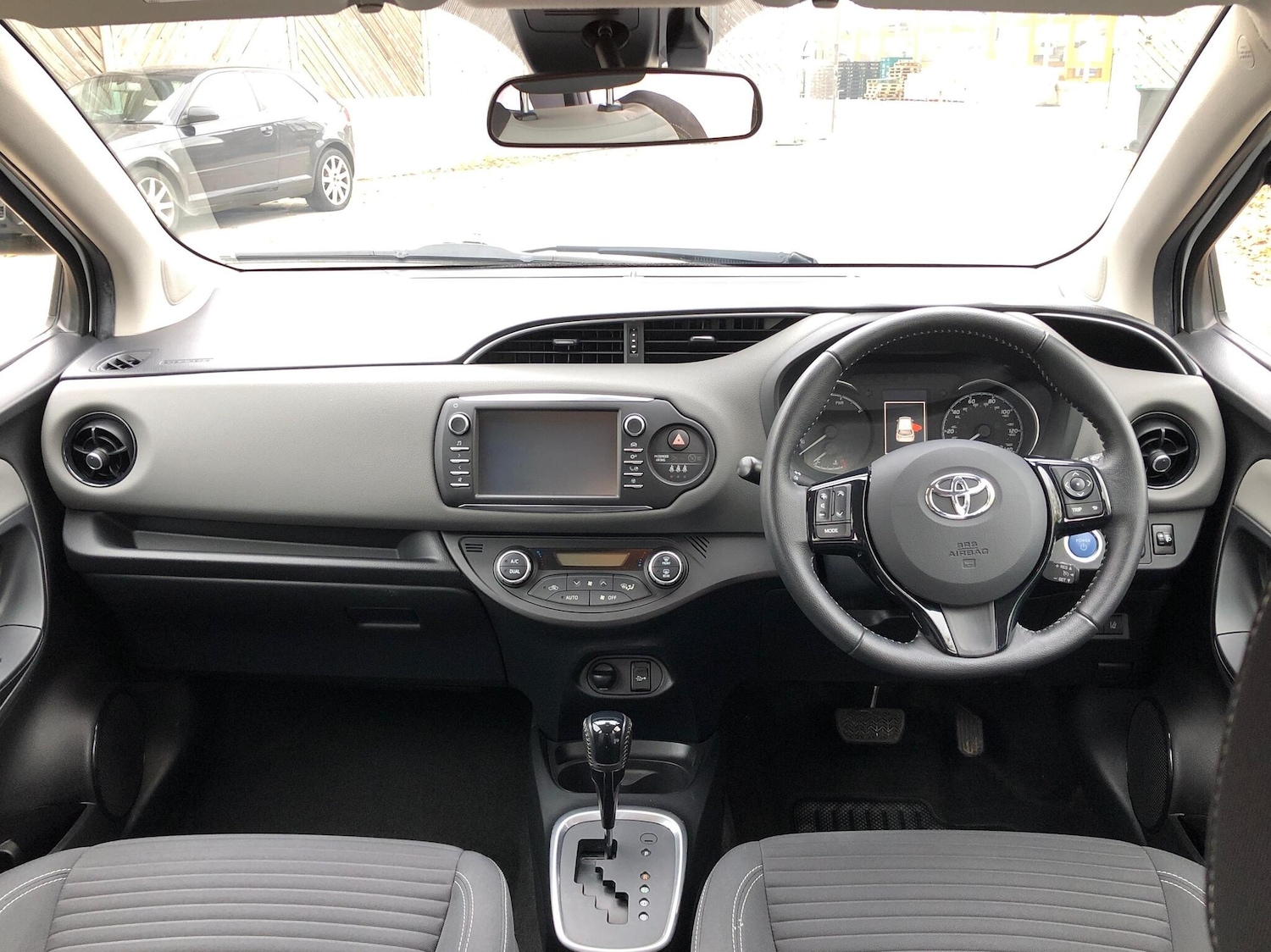 Used Toyota Yaris 2019 for sale - 76551806: Photo 10