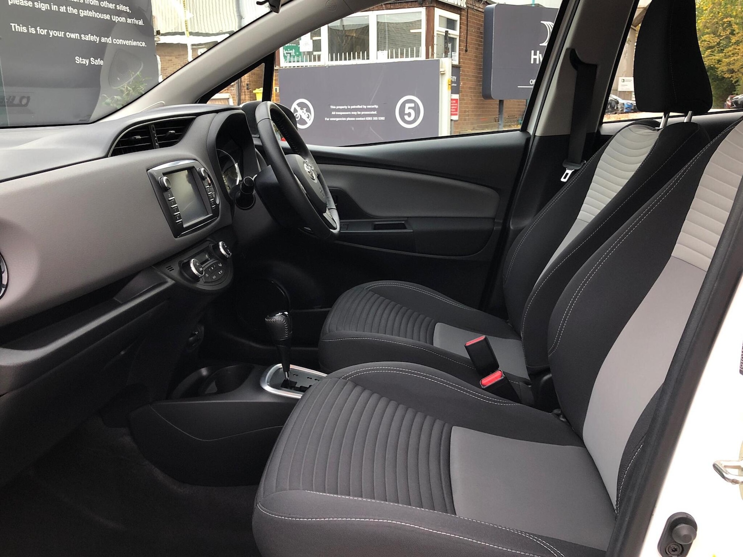 Used Toyota Yaris 2019 for sale - 76551806: Photo 17