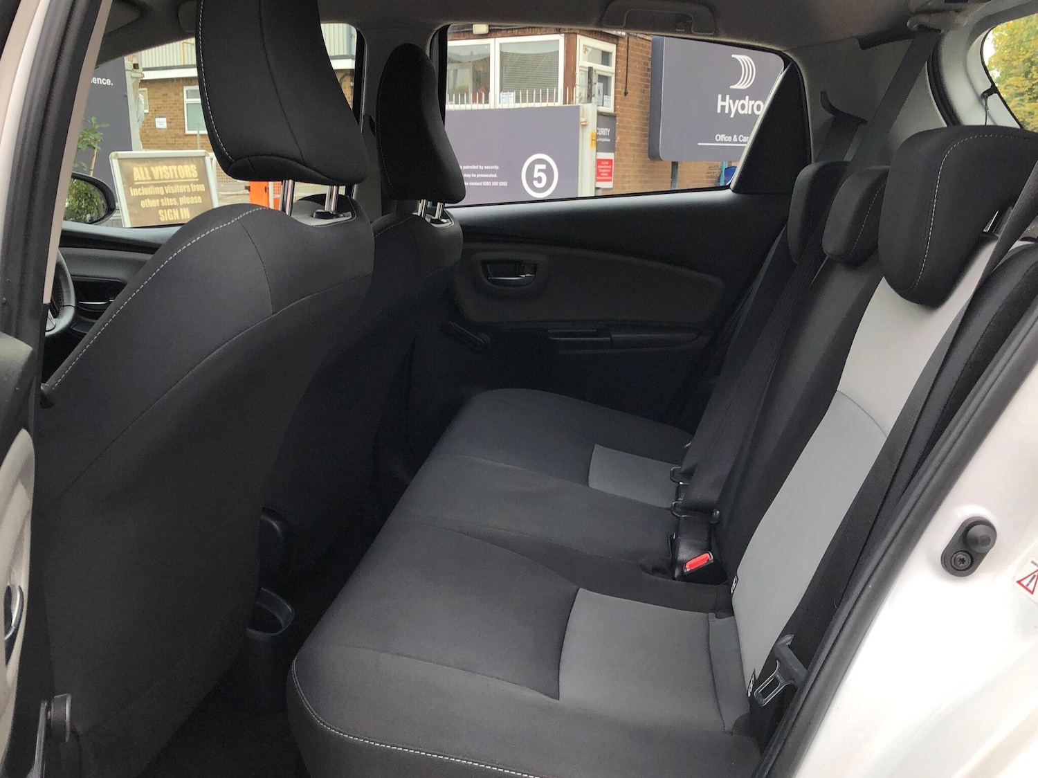 Used Toyota Yaris 2019 for sale - 76551806: Photo 19