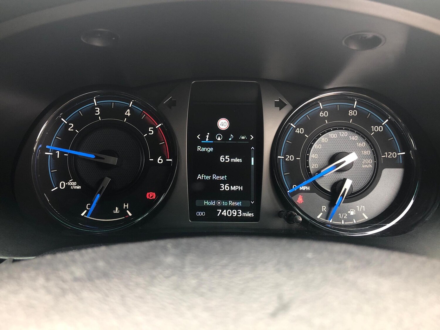 Used Toyota Hilux 2021 for sale - 76043967: Photo 11