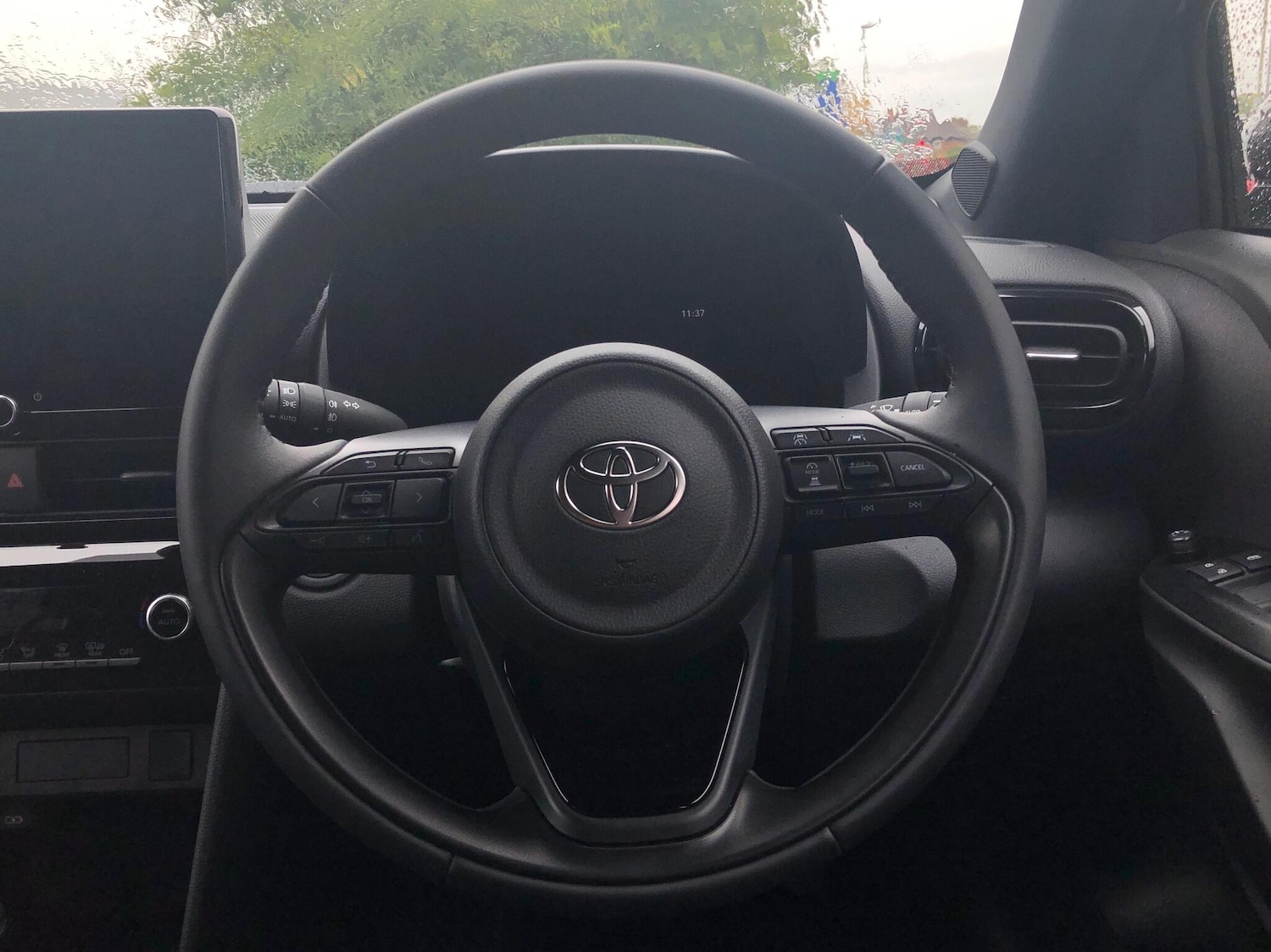 Used Toyota Yaris 2025 for sale - 76500873: Photo 12