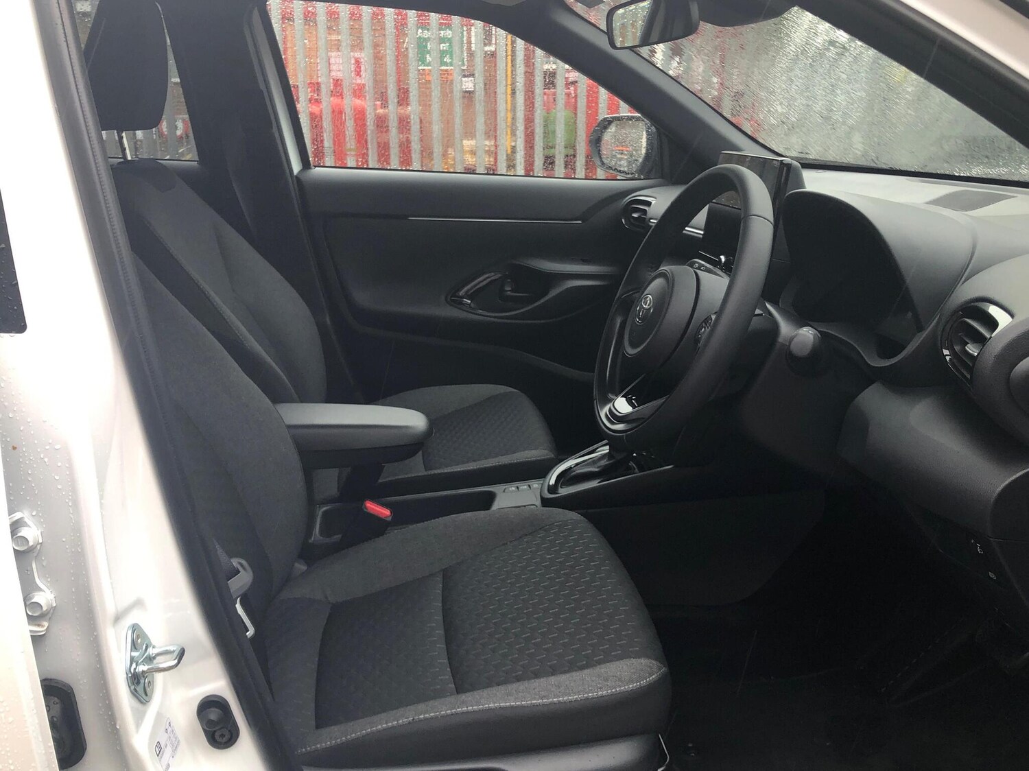 Used Toyota Yaris 2025 for sale - 76500873: Photo 16
