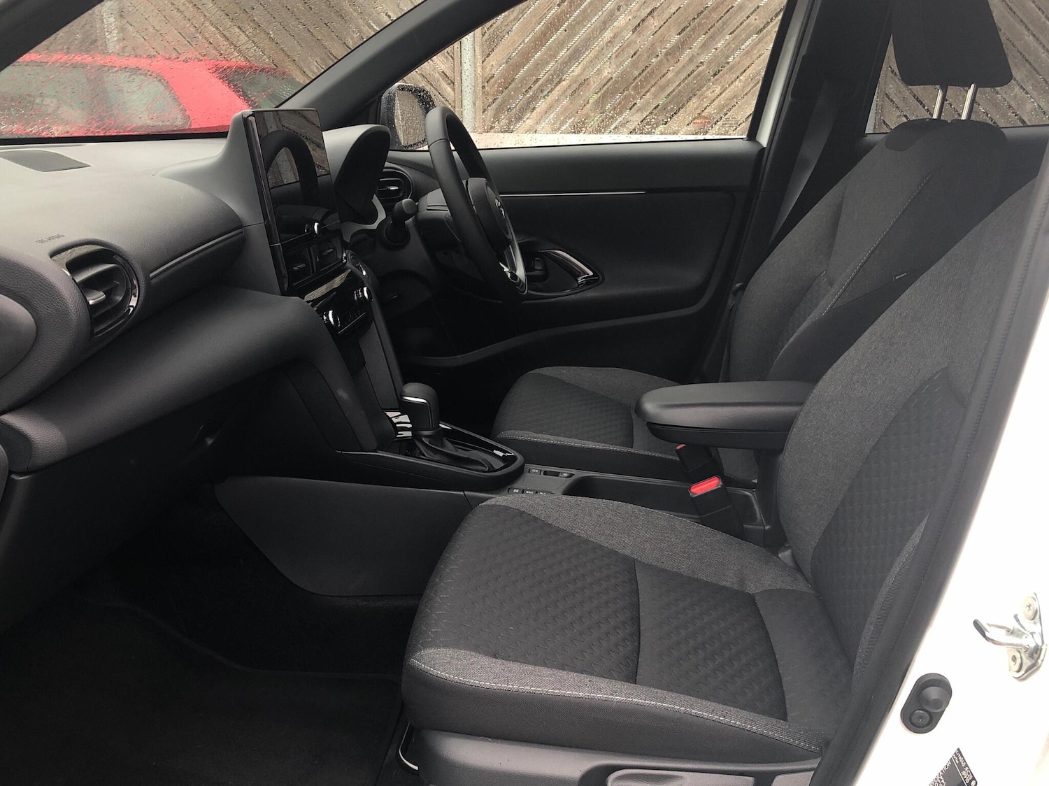 Used Toyota Yaris 2025 for sale - 76500873: Photo 17