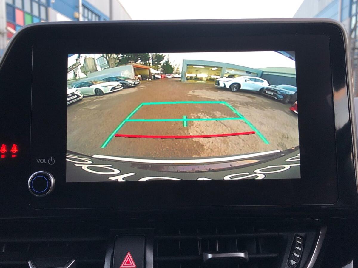 Used Toyota C-HR 2023 for sale - 76937258: Photo 8