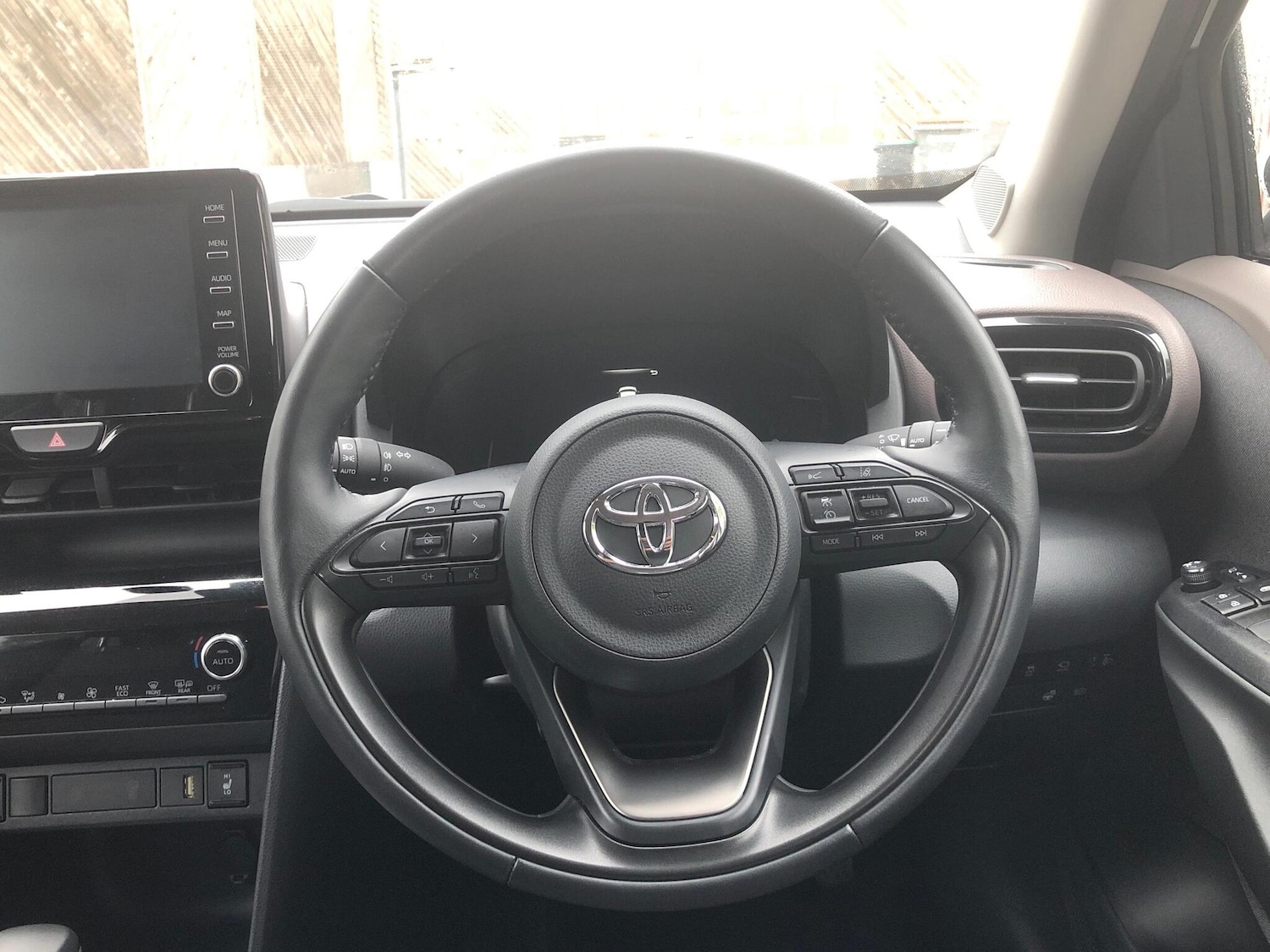 Used Toyota Yaris 2024 for sale - 76003207: Photo 12