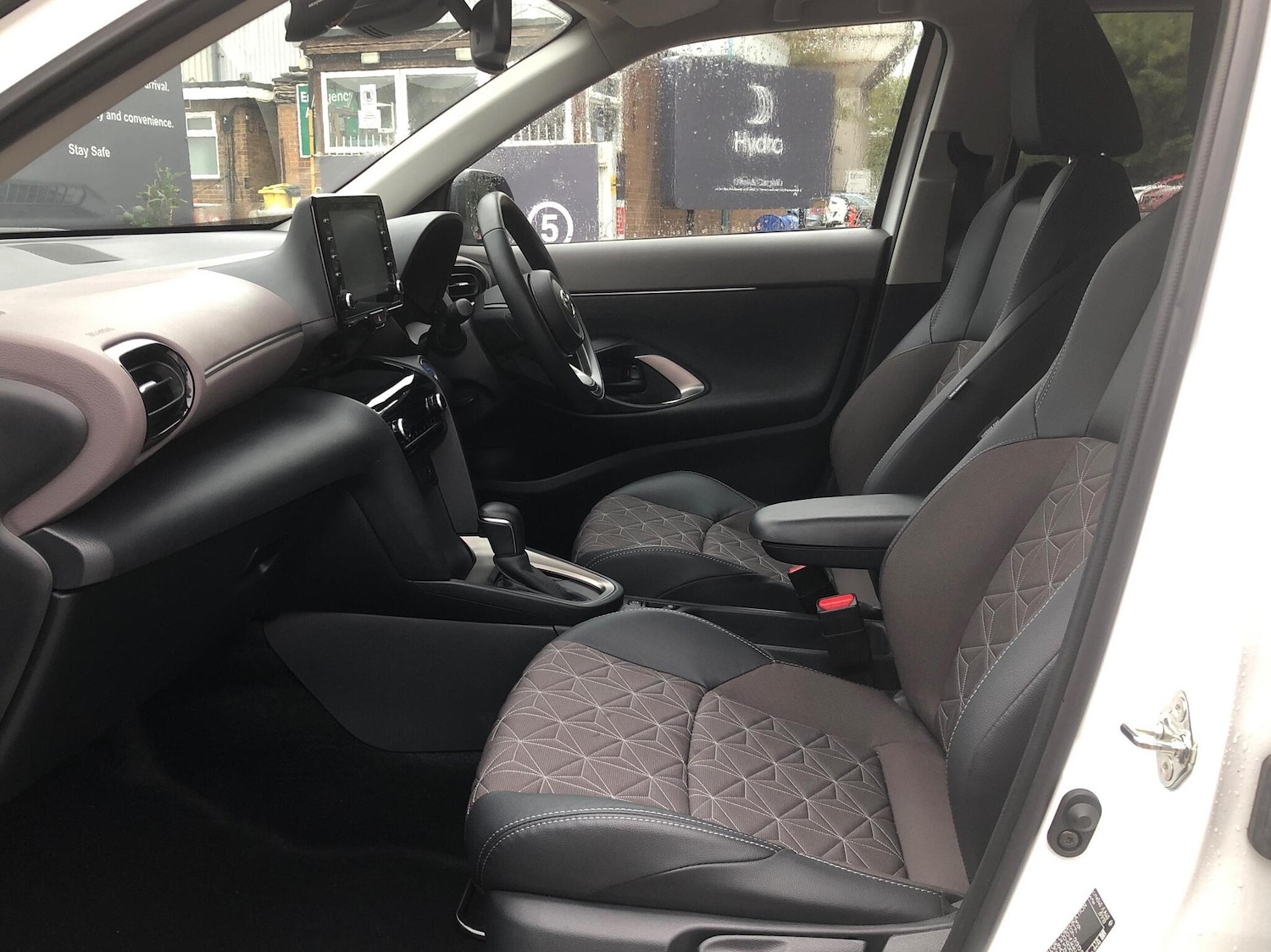 Used Toyota Yaris 2024 for sale - 76003207: Photo 17