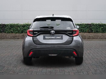 Used Toyota Yaris 2023 for sale - 77427499: Photo