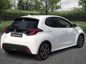 Used Toyota Yaris 2023 for sale - 75450952: Photo