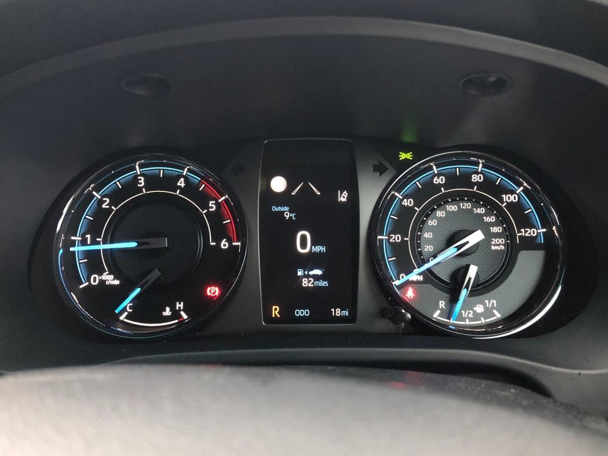 Used Toyota Hilux 2025 for sale - 76937219: Photo 17