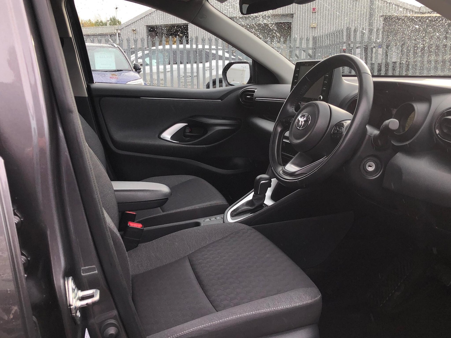 Used Toyota Yaris 2022 for sale - 76551838: Photo 11