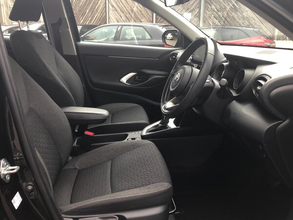 Used Toyota Yaris 2023 for sale - 76154342: Photo 11