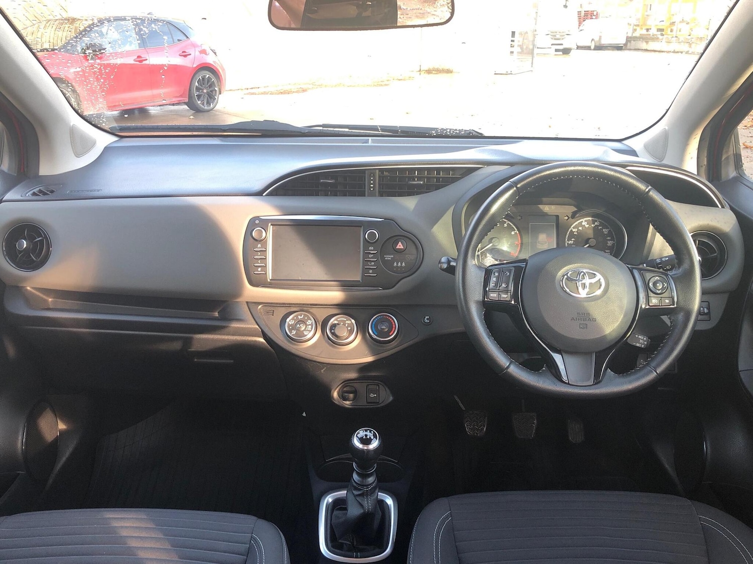 Used Toyota Yaris 2017 for sale - 76486603: Photo 5