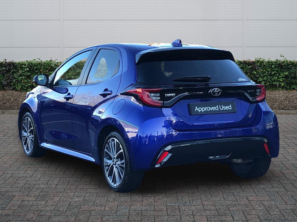 Used Toyota Yaris 2024 for sale - 76800603: Photo 2