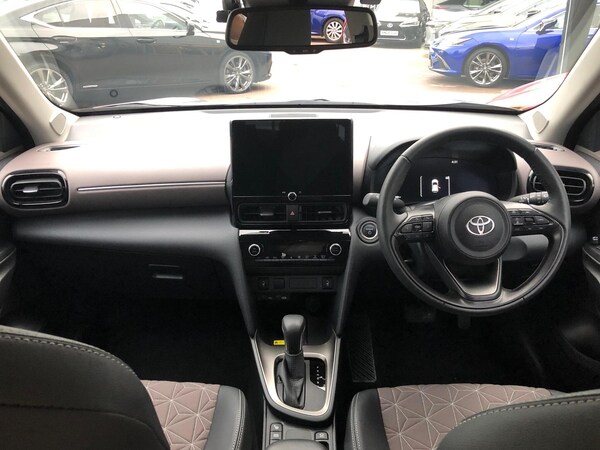 Used Toyota Yaris Cross 2024 for sale - 76271537: Photo 7