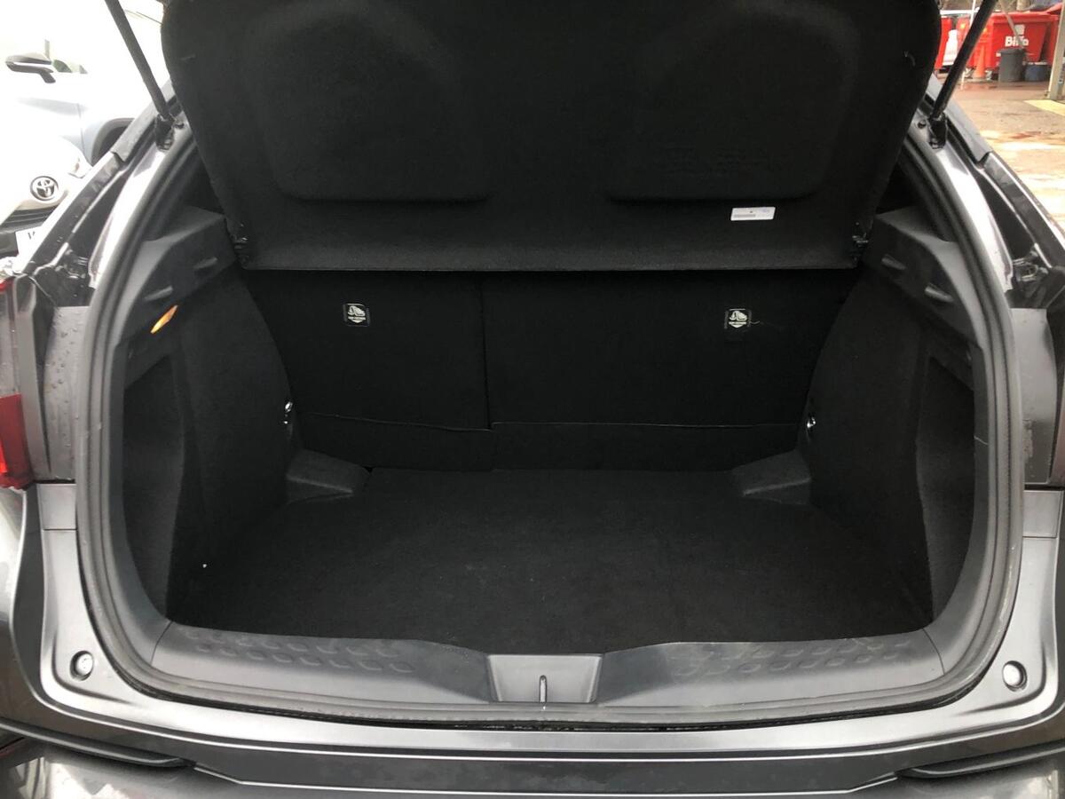 Used Toyota C-HR 2017 for sale - 77388525: Photo 10