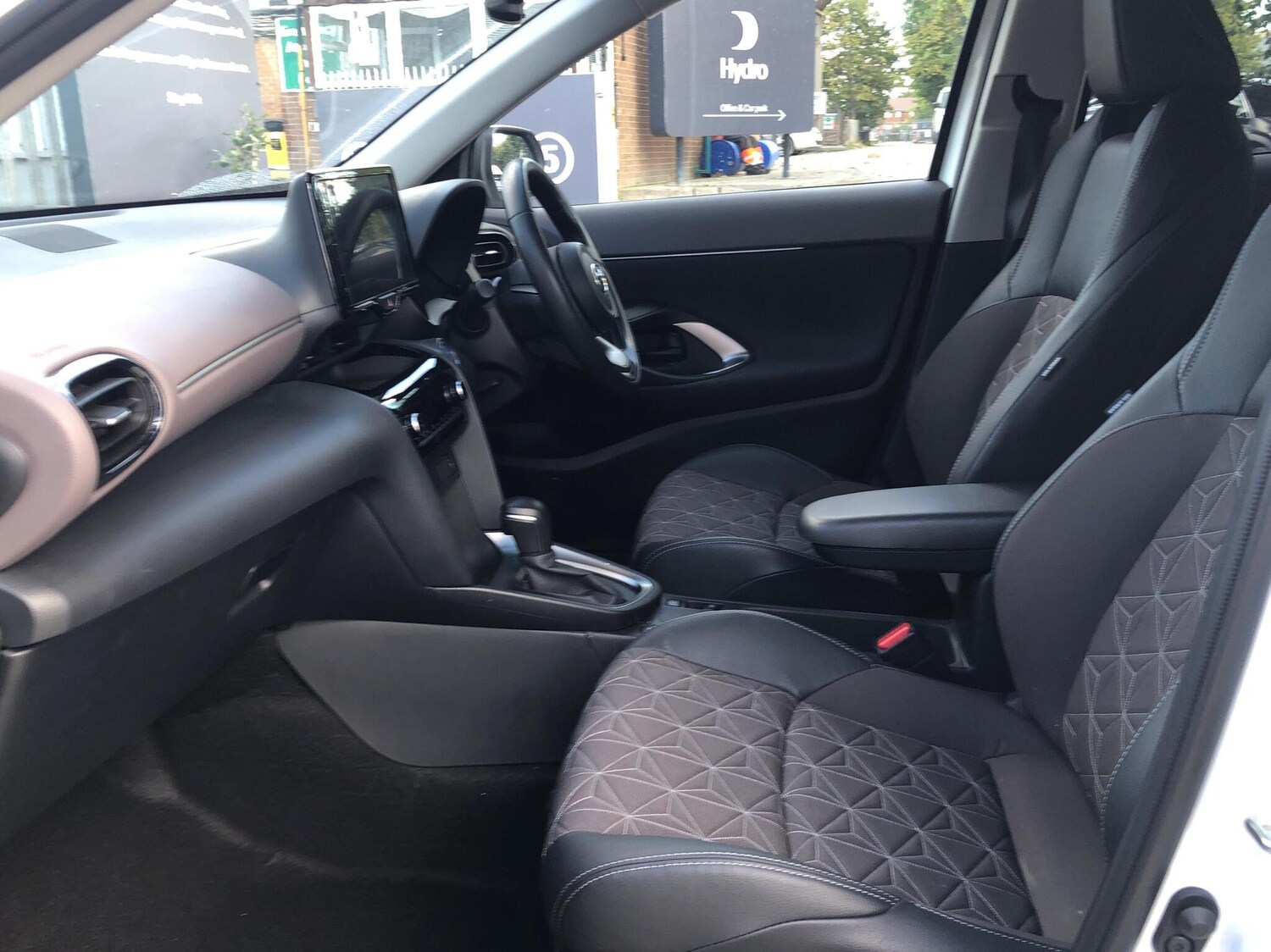 Used Toyota Yaris 2023 for sale - 76073830: Photo 10