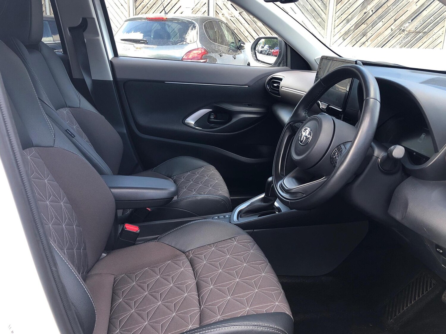 Used Toyota Yaris 2023 for sale - 76073830: Photo 11