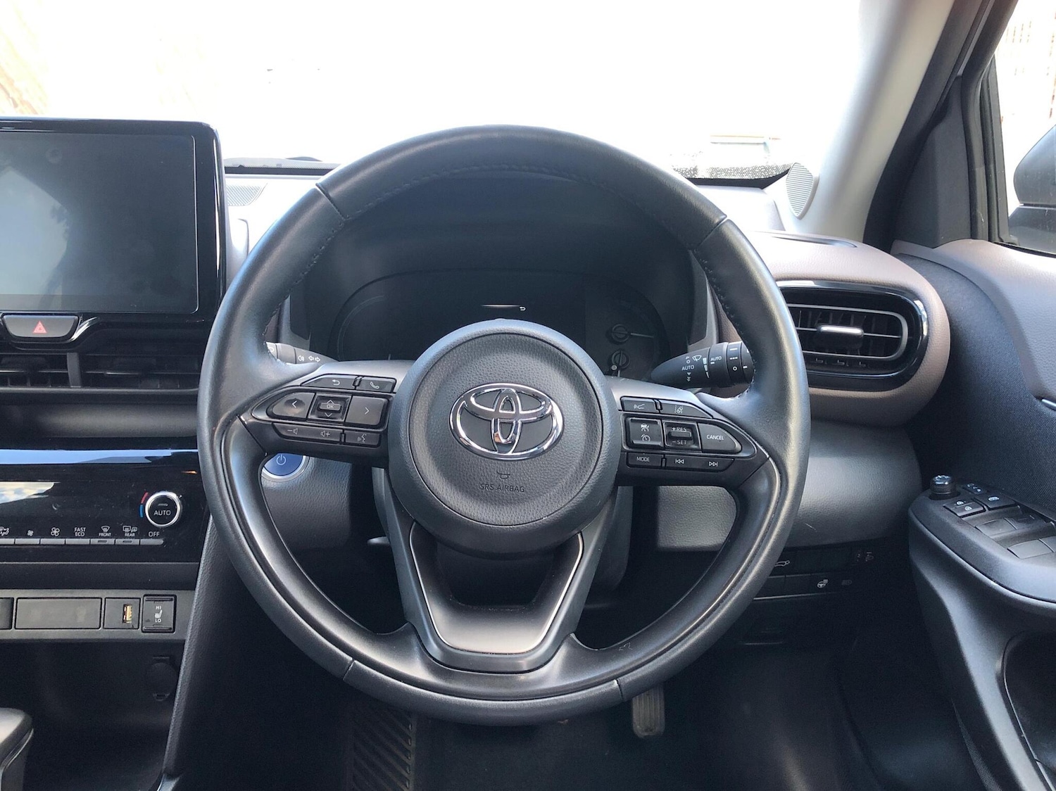 Used Toyota Yaris 2023 for sale - 76073830: Photo 8