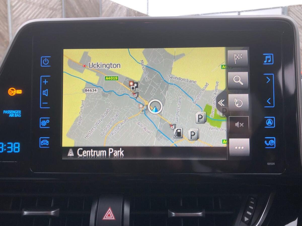 Used Toyota C-HR 2018 for sale - 77560475: Photo 12