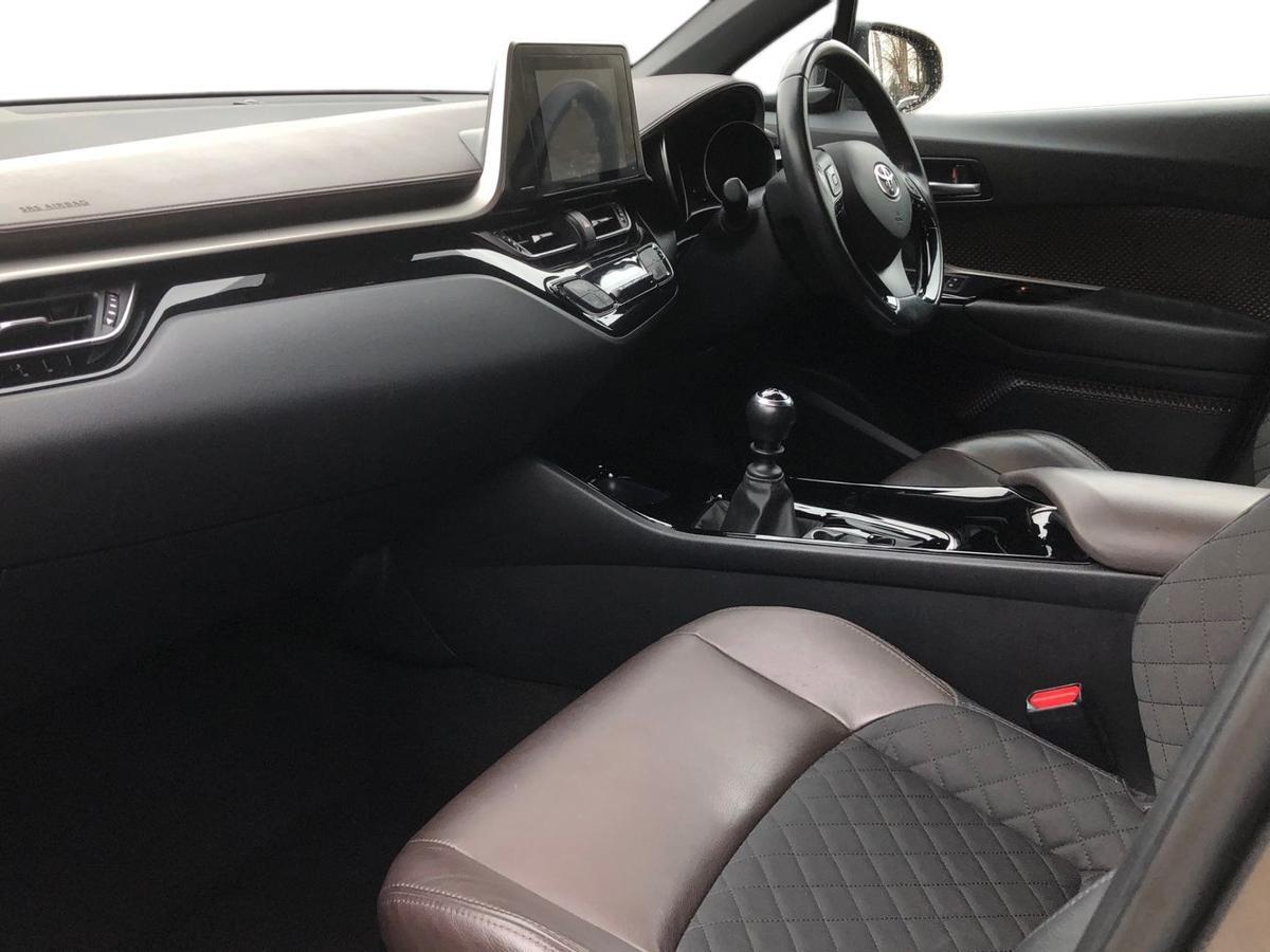 Used Toyota C-HR 2018 for sale - 77560475: Photo 15