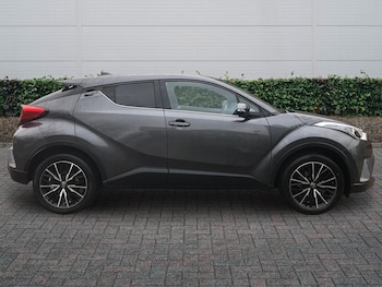 Used Toyota C-HR 2018 for sale - 77560475: Photo