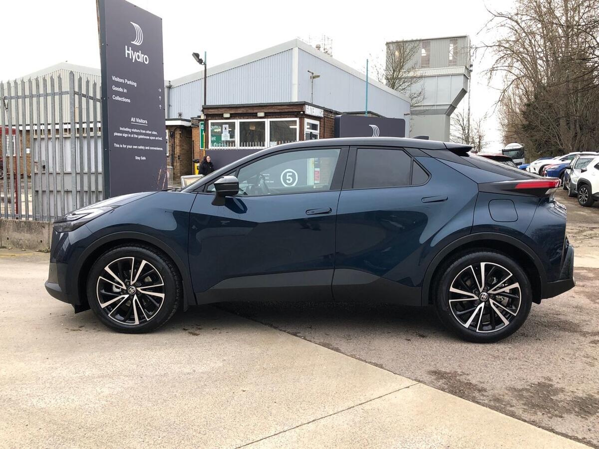 Used Toyota C-HR 2026 for sale - 77926831: Photo 14