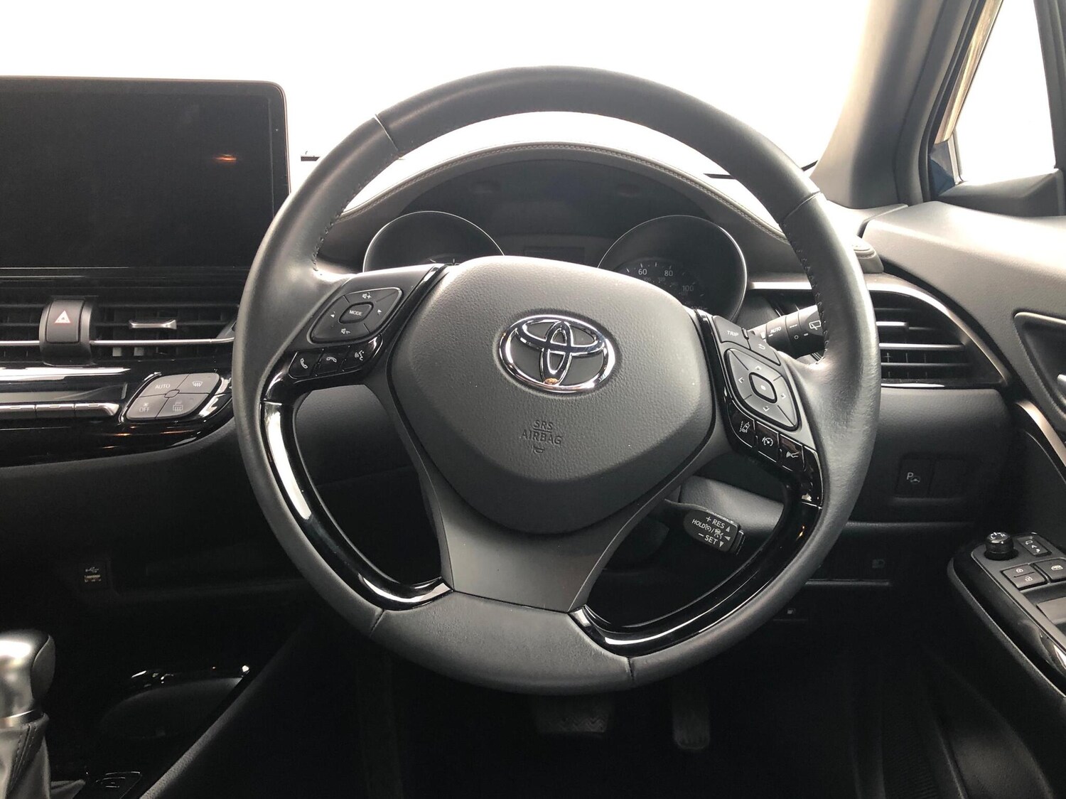 Used Toyota C-HR 2023 for sale - 77346342: Photo 11