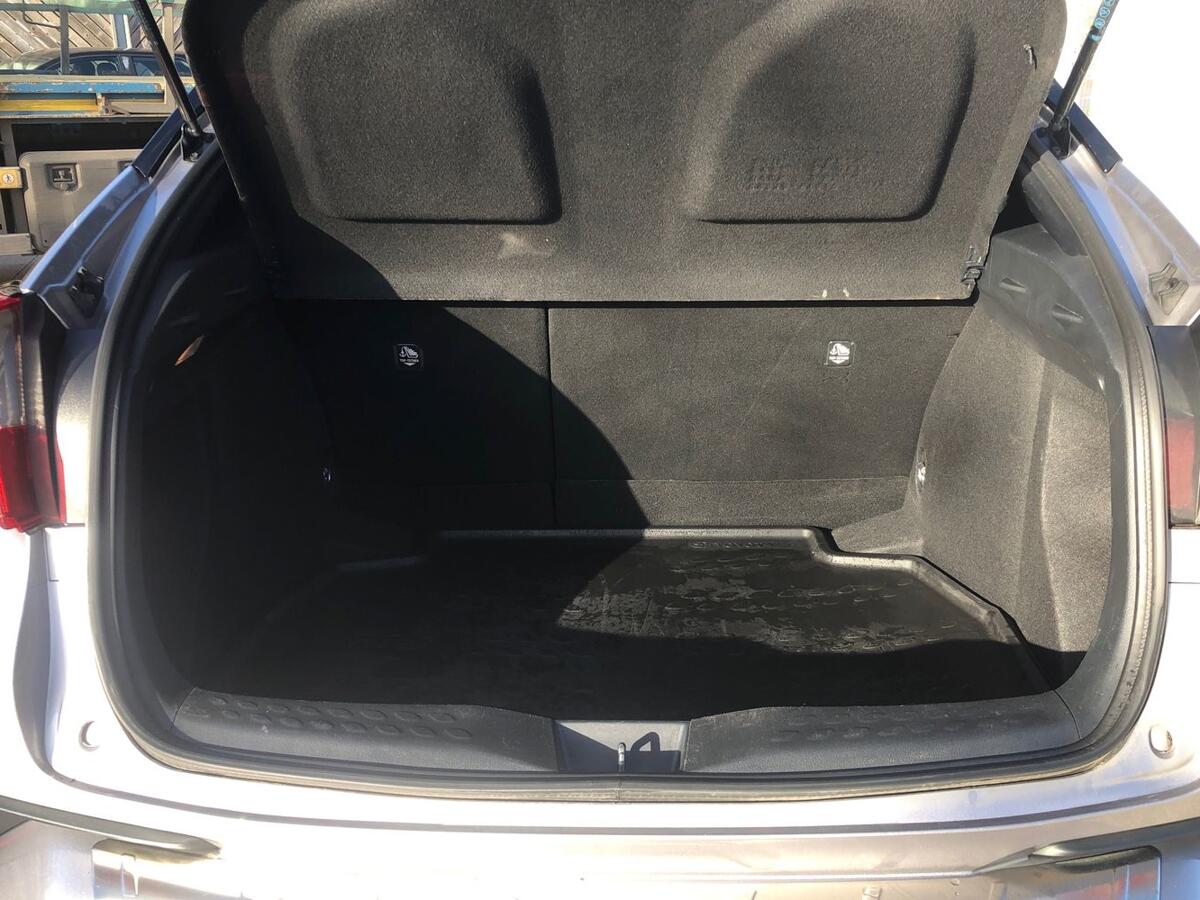 Used Toyota C-HR 2017 for sale - 76609274: Photo 10