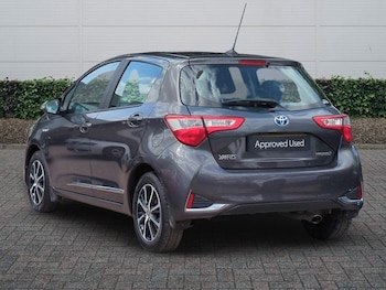 Used Toyota Yaris 2018 for sale - 79329240: Photo