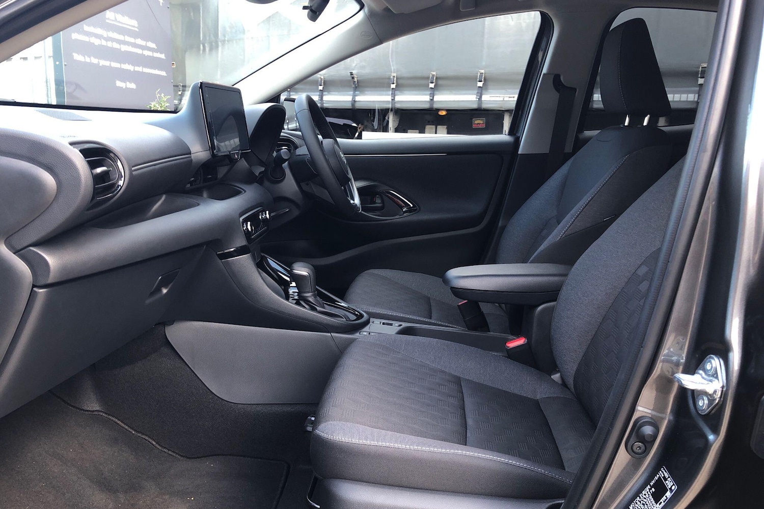 Used Toyota Yaris 2025 for sale - 76500857: Photo 17