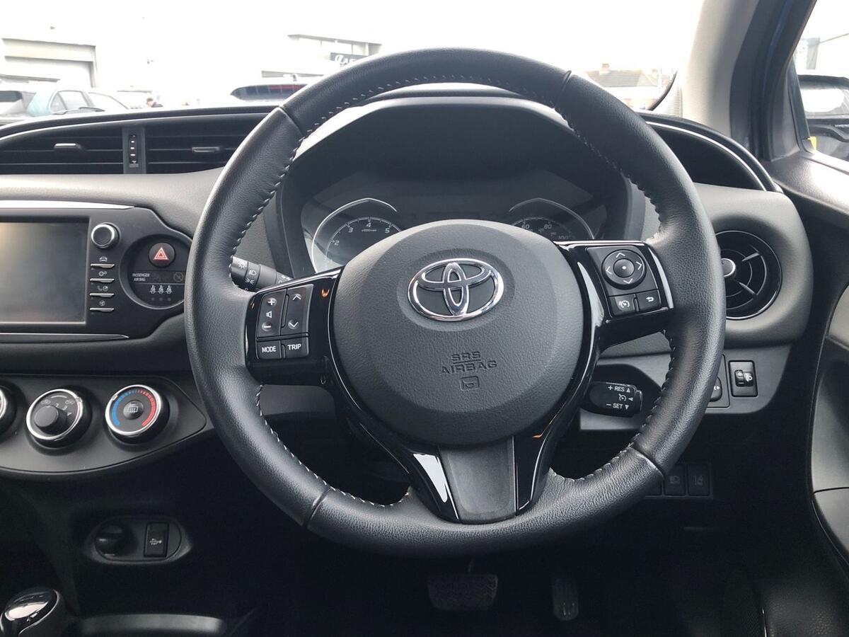 Used Toyota Yaris 2017 for sale - 77145351: Photo 10