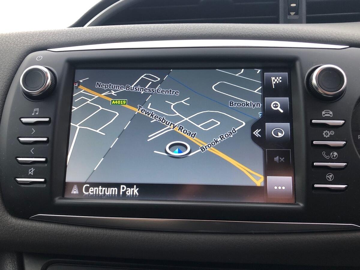 Used Toyota Yaris 2017 for sale - 77145351: Photo 12